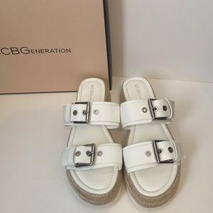 BCBGeneration Scarla Platform Sandal, White, size 9.5